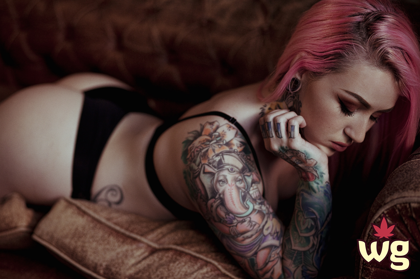 hot tattoo girl with pink hair wearing black lingerie | ganesha tattoo | big ass | weed girls