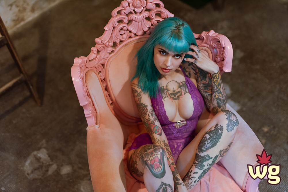 beautiful woman with blue hair in pink lingerie | tattoos | Weed girls